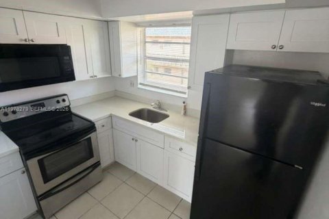Condo in Miami, Florida, 1 bedroom  № 2041884