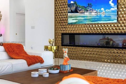 House in Fort Lauderdale, Florida 4 bedrooms, 302.68 sq.m. № 2031256 - photo 15