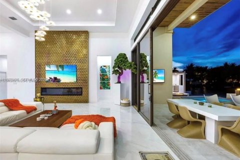 House in Fort Lauderdale, Florida 4 bedrooms, 302.68 sq.m. № 2031256 - photo 11