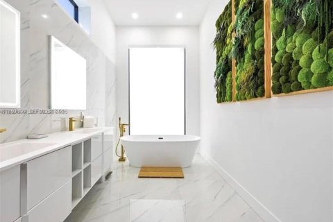 House in Fort Lauderdale, Florida 4 bedrooms, 302.68 sq.m. № 2031256 - photo 30