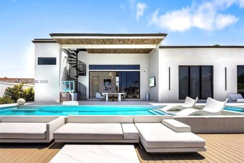 House in Fort Lauderdale, Florida 4 bedrooms, 302.68 sq.m. № 2031256 - photo 8