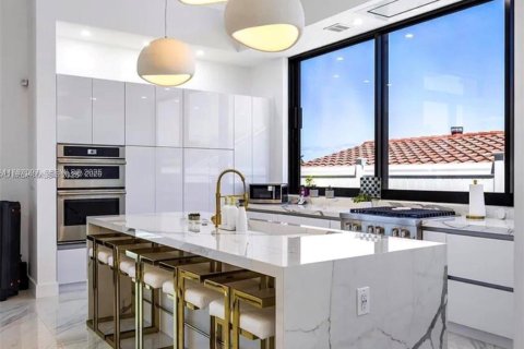 House in Fort Lauderdale, Florida 4 bedrooms, 302.68 sq.m. № 2031256 - photo 21