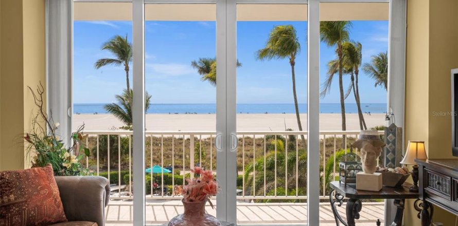 Condominio en Marco Island, Florida, 2 dormitorios № 1722010