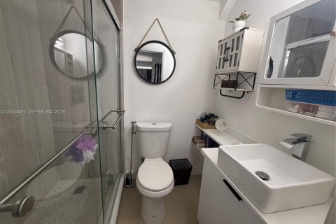 Condo in Miami, Florida, 2 bedrooms № 2248351 - photo 29