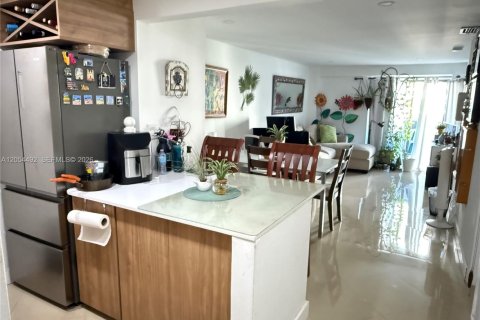 Condo in Miami, Florida, 2 bedrooms  № 2248351