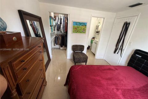 Condo in Miami, Florida, 2 bedrooms № 2248351 - photo 26