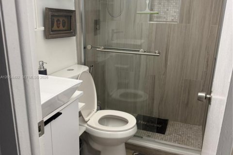 Condo in Miami, Florida, 2 bedrooms № 2248351 - photo 19