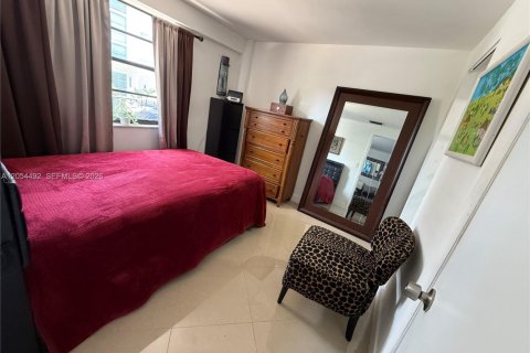 Condo in Miami, Florida, 2 bedrooms № 2248351 - photo 25