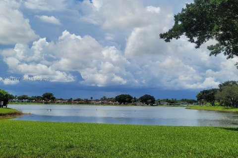 Condominio en venta en Delray Beach, Florida, 2 dormitorios, 81.75 m2 № 2032488 - foto 25