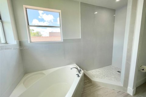 Casa en alquiler en Pembroke Pines, Florida, 3 dormitorios, 169.18 m2 № 1996525 - foto 15