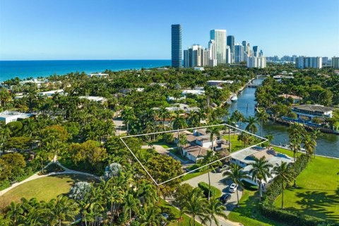 Casa en venta en Golden Beach, Florida, 5 dormitorios, 373.37 m2 № 2055300 - foto 5