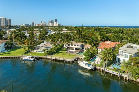 Casa en venta en Golden Beach, Florida, 5 dormitorios, 373.37 m2 № 2055300 - foto 7