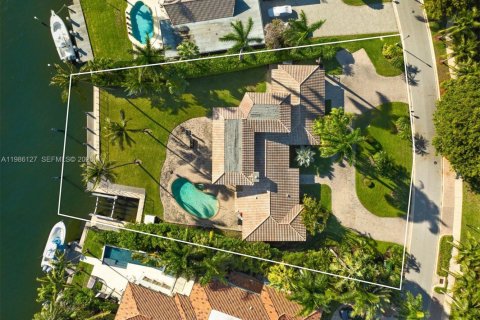 Casa en venta en Golden Beach, Florida, 5 dormitorios, 373.37 m2 № 2055300 - foto 10