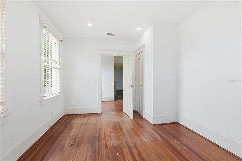 House in DeLand, Florida 3 bedrooms, 173.26 sq.m. № 2203487 - photo 24