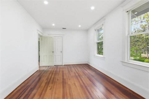 House in DeLand, Florida 3 bedrooms, 173.26 sq.m. № 2203487 - photo 26