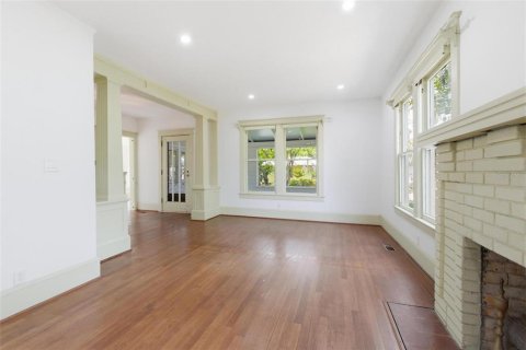 House in DeLand, Florida 3 bedrooms, 173.26 sq.m. № 2203487 - photo 12