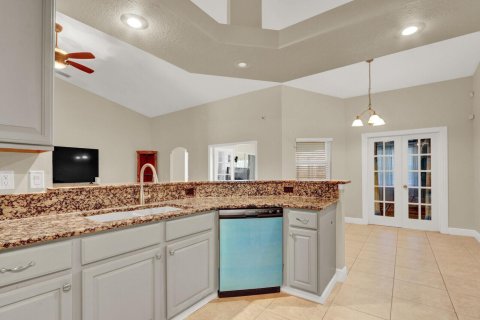 House in Port St. Lucie, Florida 4 bedrooms, 231.51 sq.m. № 2168613 - photo 13