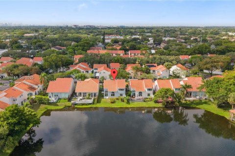 House in Hollywood, Florida 3 bedrooms, 163.88 sq.m. № 1977080 - photo 4