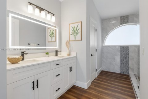 House in Hollywood, Florida 3 bedrooms, 163.88 sq.m. № 1977080 - photo 14