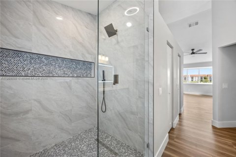 House in Hollywood, Florida 3 bedrooms, 163.88 sq.m. № 1977080 - photo 16