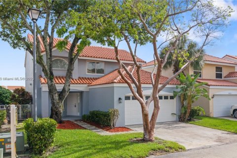 House in Hollywood, Florida 3 bedrooms, 163.88 sq.m. № 1977080 - photo 26