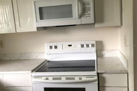 Villa ou maison à louer à Tampa, Floride: 4 chambres, 130.43 m2 № 1912391 - photo 3