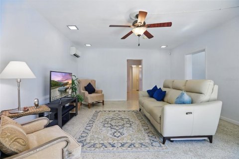 Casa en venta en Orlando, Florida, 3 dormitorios, 163.42 m2 № 1771065 - foto 18