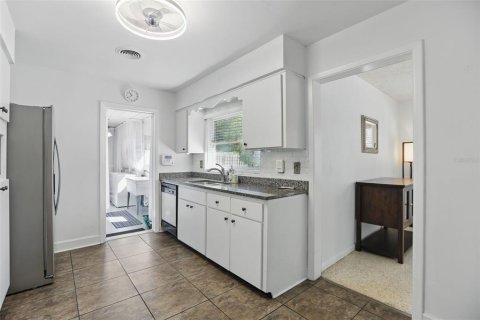 Casa en venta en Orlando, Florida, 3 dormitorios, 163.42 m2 № 1771065 - foto 14