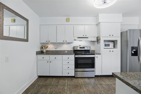 Casa en venta en Orlando, Florida, 3 dormitorios, 163.42 m2 № 1771065 - foto 13