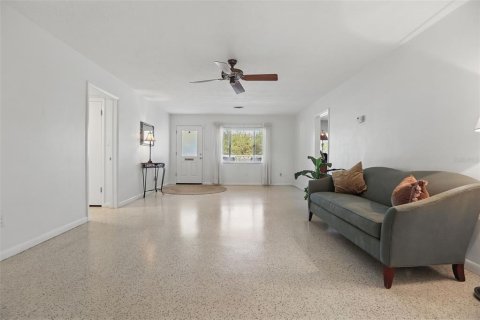Casa en venta en Orlando, Florida, 3 dormitorios, 163.42 m2 № 1771065 - foto 8