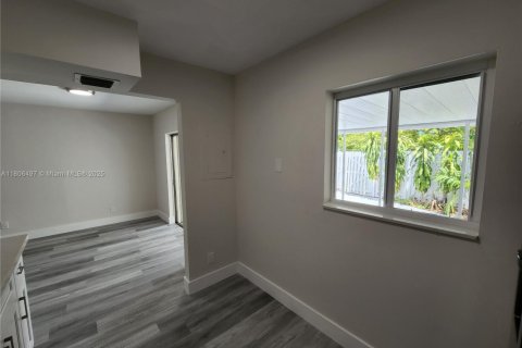 Adosado en alquiler en Cutler Bay, Florida, 2 dormitorios, 135.45 m2 № 1937118 - foto 5