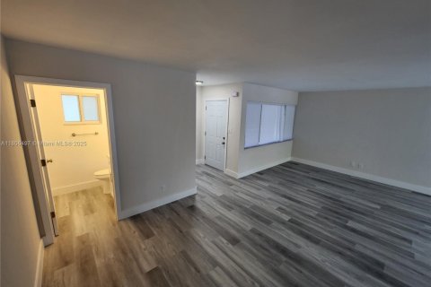 Adosado en alquiler en Cutler Bay, Florida, 2 dormitorios, 135.45 m2 № 1937118 - foto 11