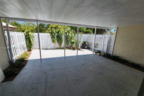 Adosado en alquiler en Cutler Bay, Florida, 2 dormitorios, 135.45 m2 № 1937118 - foto 6