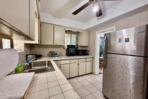 Immobilier commercial à vendre à Miami, Floride: 182.65 m2 № 1969595 - photo 11