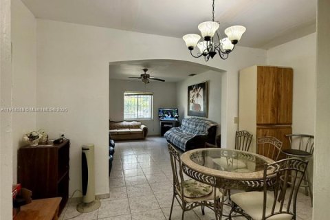 Immobilier commercial à vendre à Miami, Floride: 182.65 m2 № 1969595 - photo 12