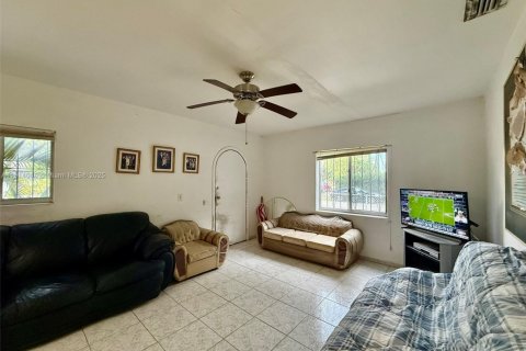 Immobilier commercial à vendre à Miami, Floride: 182.65 m2 № 1969595 - photo 5