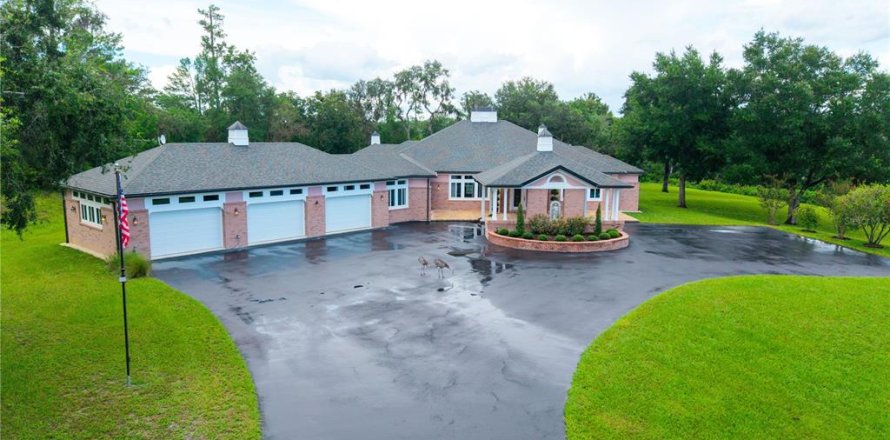 Villa ou maison à Brooksville, Floride 5 chambres, 509.66 m2 № 1901284