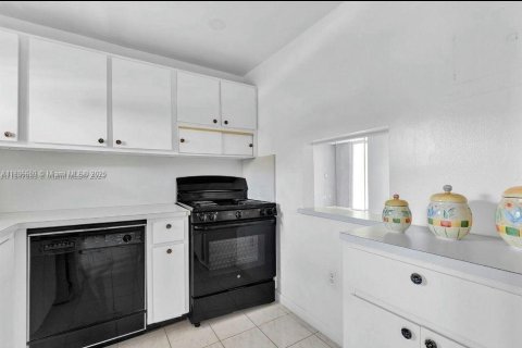 Снять в аренду кондоминиум в Санрайз, Флорида 1 спальня, 59.46м2, № 1933461 - фото 1