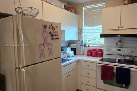 Condominio en venta en North Miami, Florida, 1 dormitorio, 52.03 m2 № 1775217 - foto 16