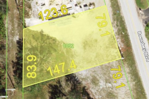 Terrain à Rotonda, Floride № 2298787
