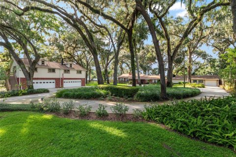 House in Summerfield, Florida 6 bedrooms, 447.7 sq.m. № 1887086 - photo 16