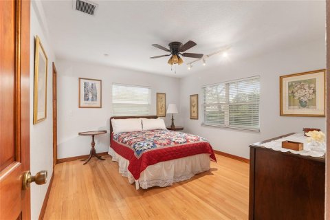 House in Summerfield, Florida 6 bedrooms, 447.7 sq.m. № 1887086 - photo 27