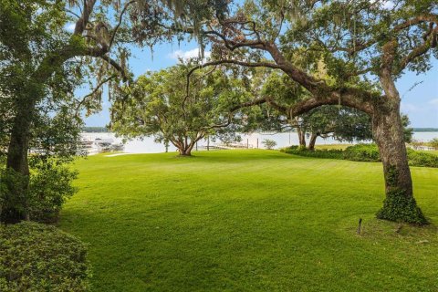 House in Summerfield, Florida 6 bedrooms, 447.7 sq.m. № 1887086 - photo 11