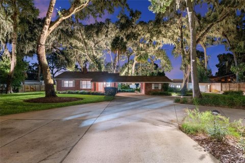 House in Summerfield, Florida 6 bedrooms, 447.7 sq.m. № 1887086 - photo 18