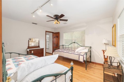 House in Summerfield, Florida 6 bedrooms, 447.7 sq.m. № 1887086 - photo 29