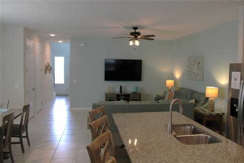 Touwnhouse à vendre à Kissimmee, Floride: 4 chambres, 194.17 m2 № 2431211 - photo 6