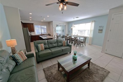 Touwnhouse à vendre à Kissimmee, Floride: 4 chambres, 194.17 m2 № 2431211 - photo 4