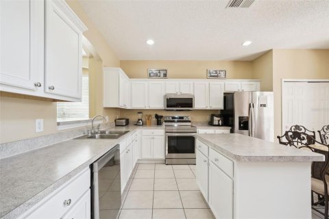House in Kissimmee, Florida 7 bedrooms, 267.65 sq.m. № 2214639 - photo 10
