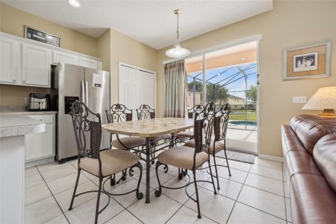 House in Kissimmee, Florida 7 bedrooms, 267.65 sq.m. № 2214639 - photo 8