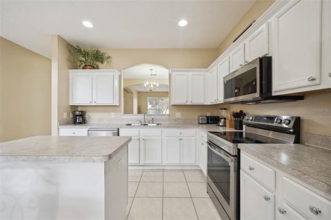 House in Kissimmee, Florida 7 bedrooms, 267.65 sq.m. № 2214639 - photo 9